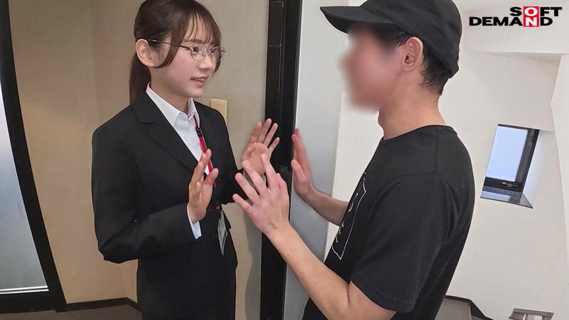 SOD女子社員人事部2年目与田ひかげが悶絶ガマン業務に挑戦！未来の後輩が見守る中で責められ会社説明会！ サンプル画像 4