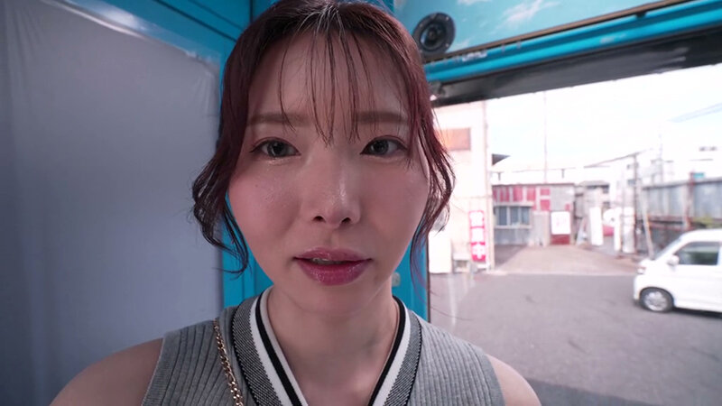 街行く女子大生限定!マン圧クレーンゲームチャレンジ!マ〇コの締め付けで景品をキャッチ!すれば賞金GET!制限時間20分間取り放題!!ただし潮吹きしたらOUT!即ハメSEX!!~みさき編~ サンプル画像 1