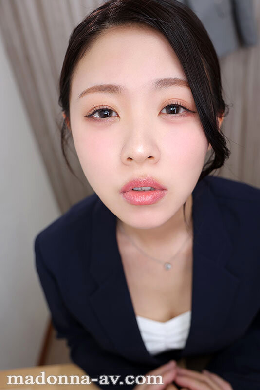 【VR】初VR 久遠美緒 社長の愛人と噂されている才色兼備な秘書の久遠さんと社内で二人きり。真面目の皮をかぶったドM淫乱妻だと知った僕は仕事終わり、ホテルで朝まで生ハメ中出しに狂ってしまった…。【超高画質8K】 サンプル画像 3